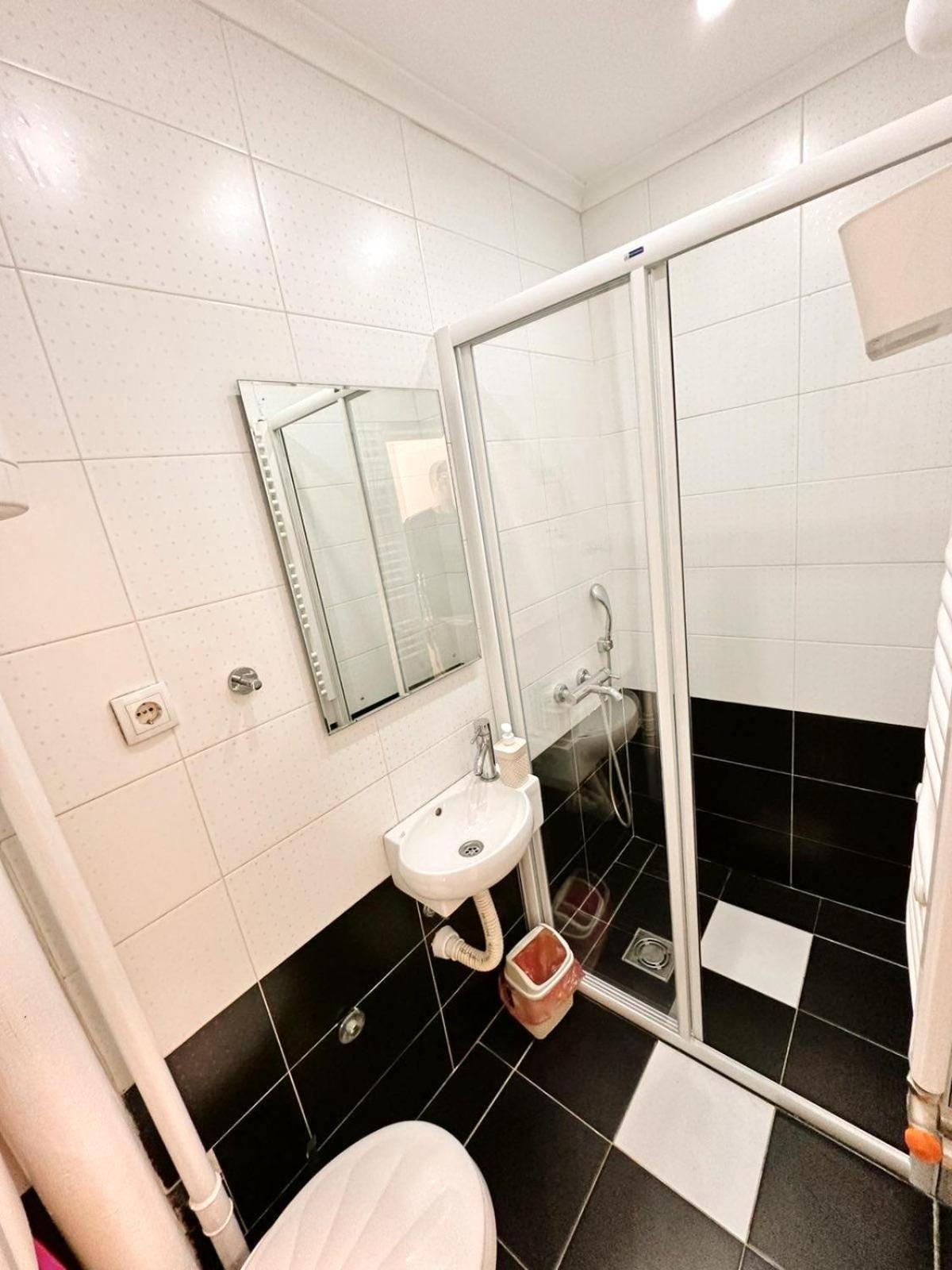 Modern Central Apartments Renovated 贝尔格莱德 外观 照片